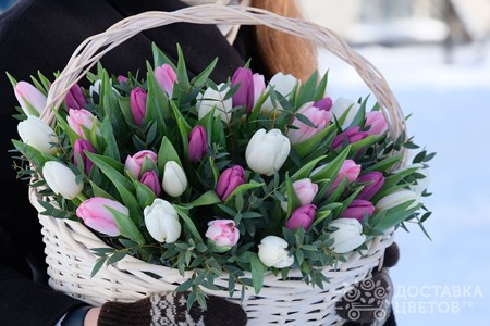 Корзина тюльпанов "Ранняя весна"